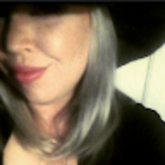 Meet your Posher, Erika - Picture 1 of 1